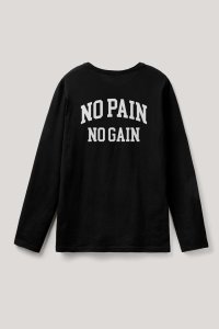 Long Sleeve T-shirt in Black Color with No Pain No Gain Print