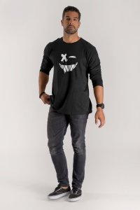 longsleeve-black_front-isolated-0070.jpg