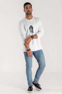longsleeve-white_front-isolated-0057.jpg