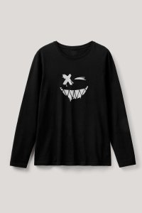 longsleeve-black_front-isolated-0070.jpg