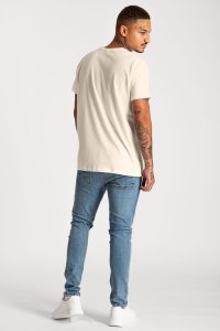 t-shirt-uk-hanger-cream-crop1-0465-1276b413