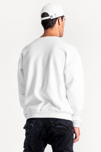 crop3-sweatshirt-man-at-white-2113.jpg