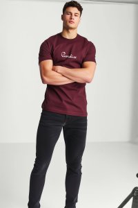 T-Shirt in Bordeaux color with Your Own Paradise Print