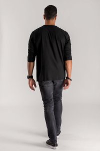 longsleeve-black_front-isolated-0019.jpg