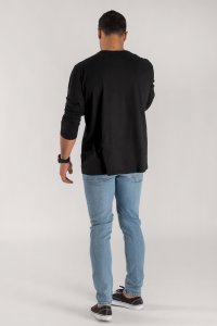 longsleeve-black_front-isolated-0068.jpg