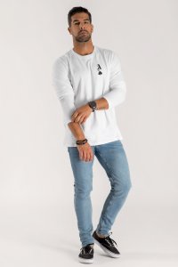 longsleeve-white_front-isolated-0068.jpg