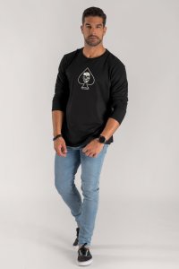 longsleeve-black_front-isolated-0035.jpg