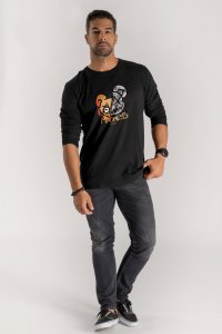 longsleeve-black_front-isolated-0006.jpg