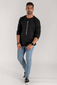 longsleeve-black_front-isolated-0063.jpg
