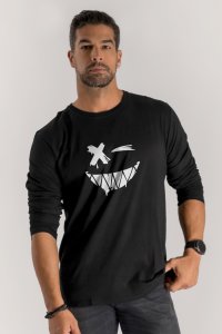 longsleeve-black_front-isolated-0070.jpg