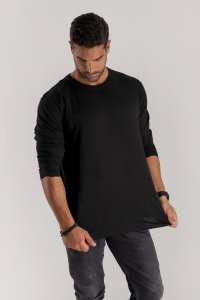 longsleeve-black_front-isolated-0001.jpg