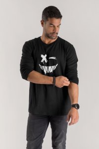 longsleeve-black_front-isolated-0070.jpg