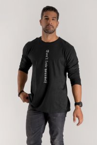 longsleeve-black_front-isolated-0063.jpg