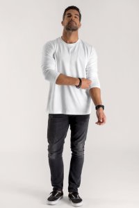 longsleeve-white_front-isolated-0001.jpg