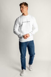 Sweatshirt in White Color with Hakuna Matata Print