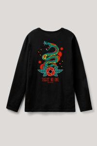 longsleeve-black_back-isolated-0141.jpg